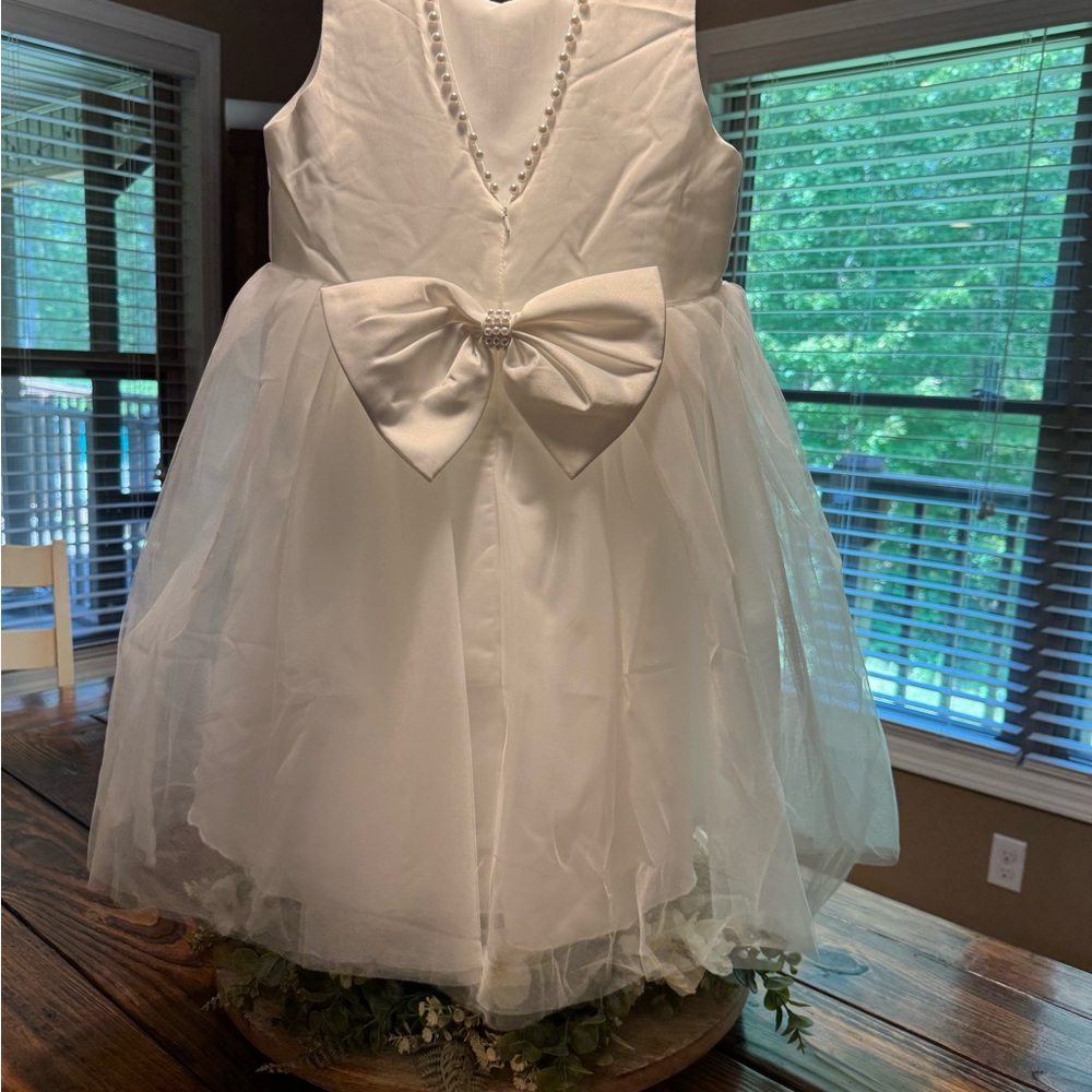 Elegant White Kids Dress with Bow